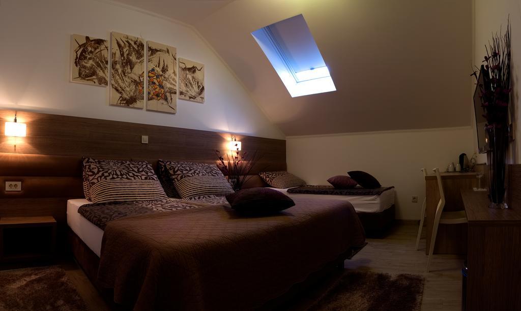 Villa Martini - Apartments & Rooms Vukovar Eksteriør bilde
